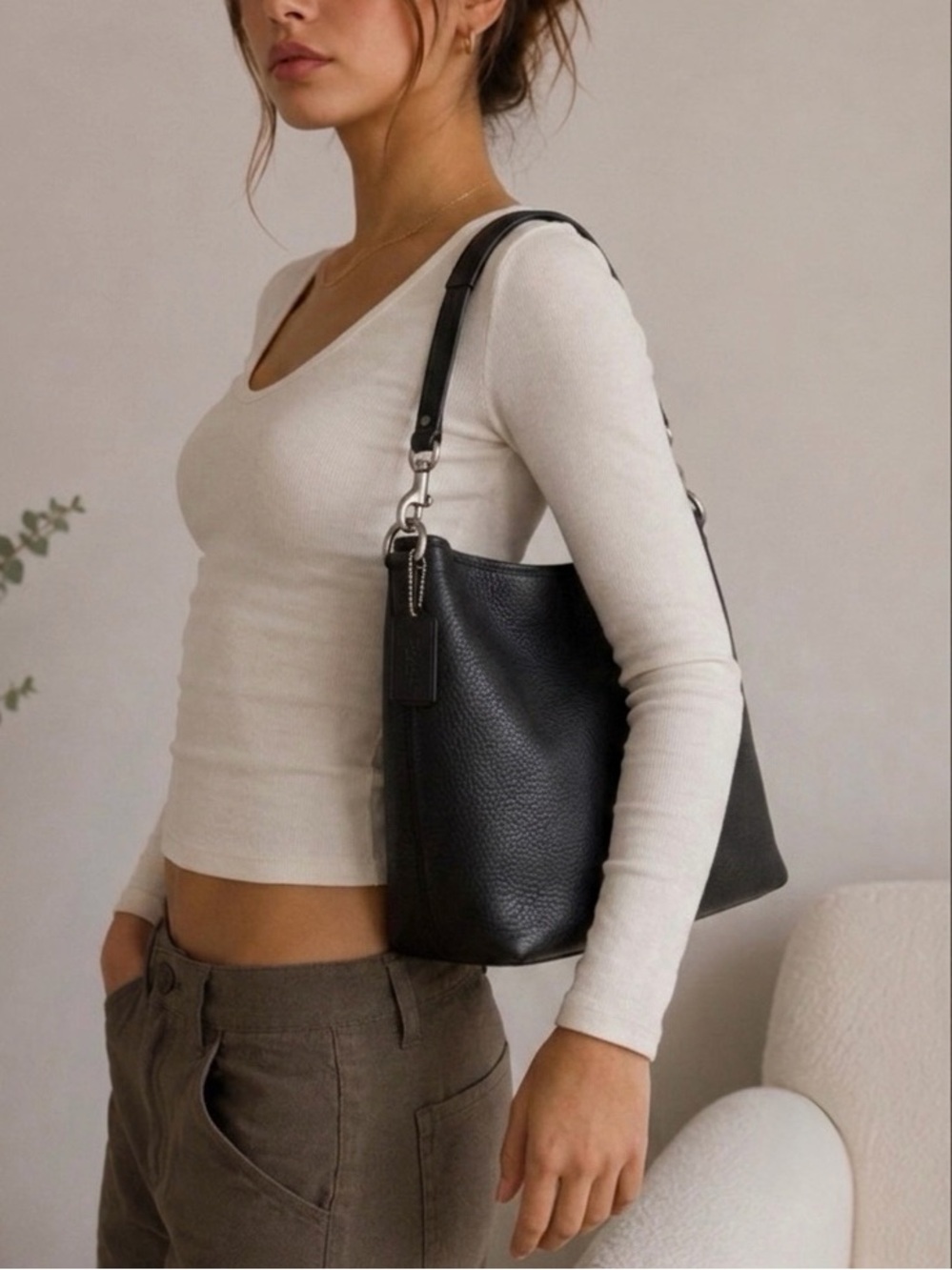 Vintage Coach F13094 Hobo Black Leather Shoulder/Hand Bag Retail $349 - Picture 2 of 16